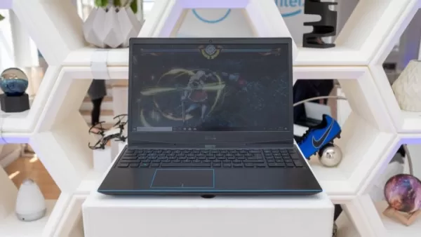 Gaming setup with laptop