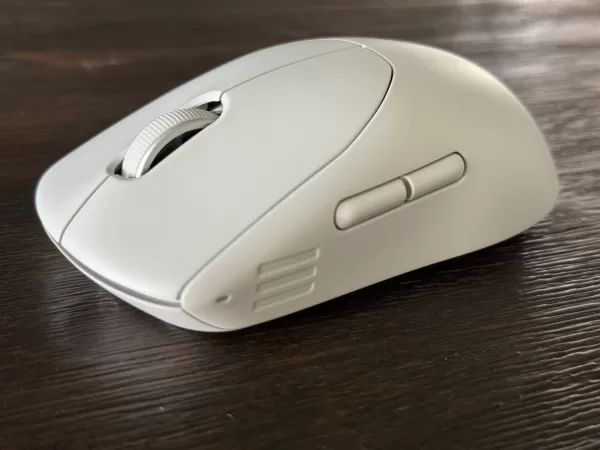 Alienware Pro Mouse side view