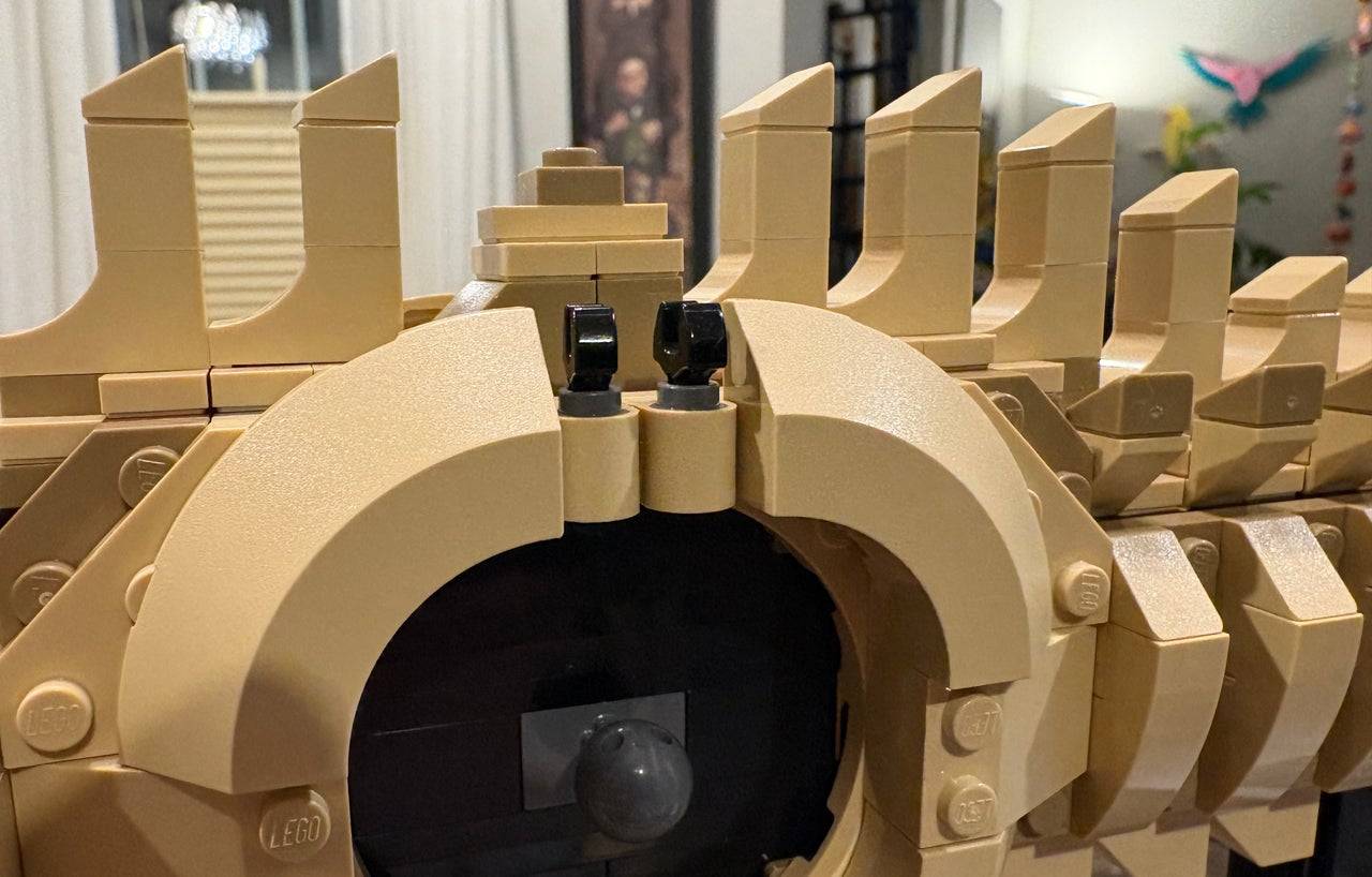 LEGO T-Rex-Modell mit Minifiguren