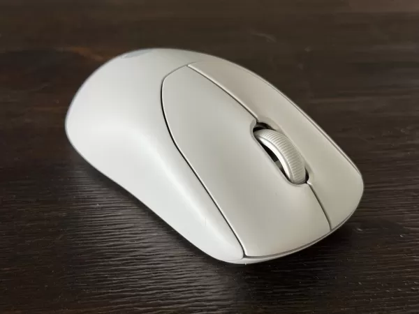 Alienware Pro Mouse detail shot